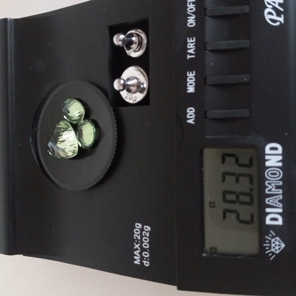 Three Emerald Envy Topaz Gemstones. - Picture 10 of 10